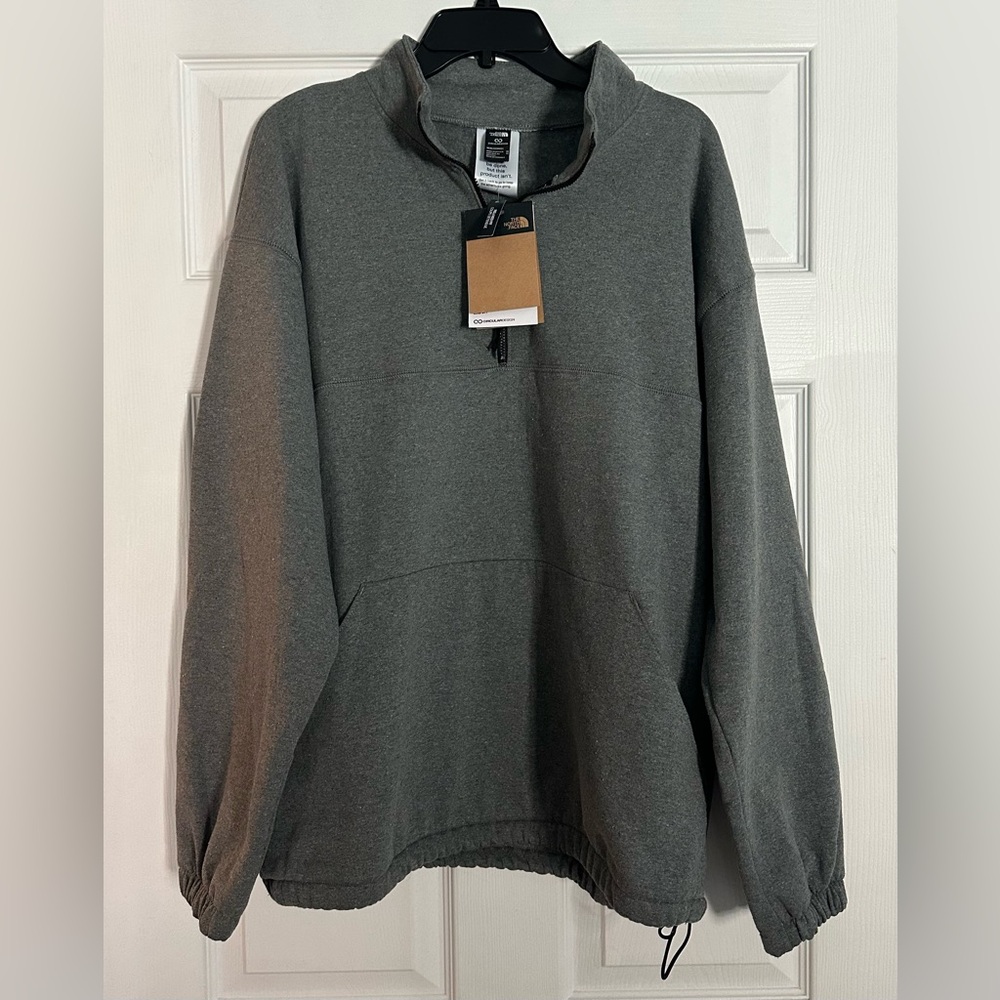 NWT The North Face Mens Regrind 1/4 Zip Pullover - Size Medium